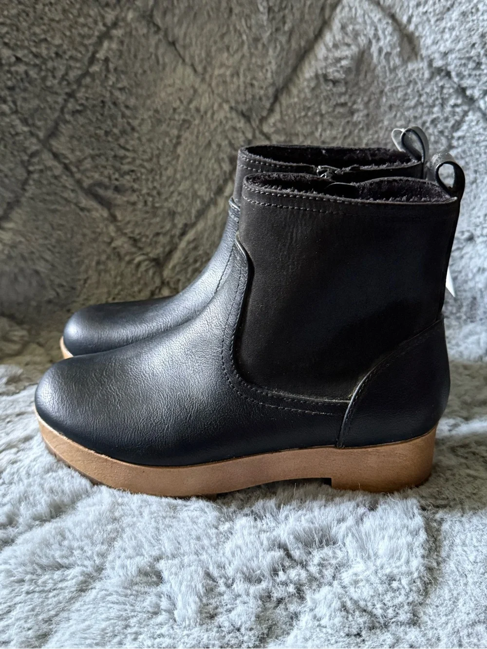 Cat & Jack Black Ankle Boots with Tan Platform Size 1 New